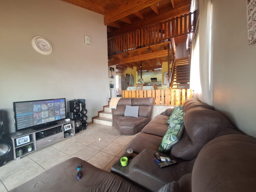 To Let 2 Bedroom Property for Rent in Meerhof North West
